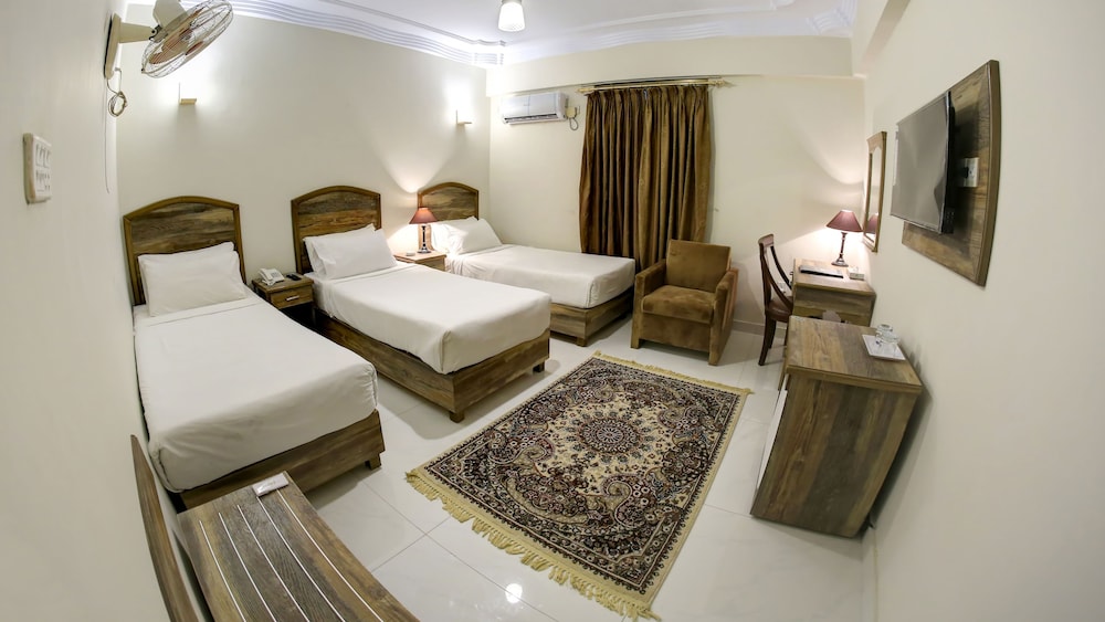 Deluxe Twin Room photo 2