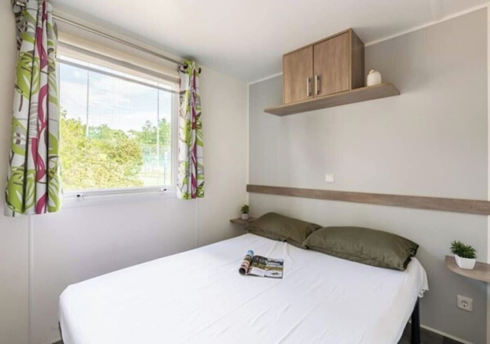 Comfort Mobile Home, 3 Bedrooms photo 2