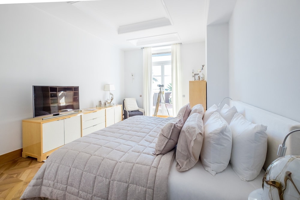Two-Bedroom Terrace Suite photo 3