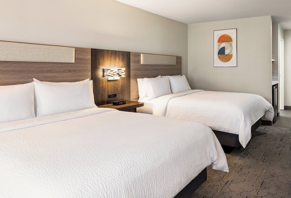 Standard Room, 2 Double Beds - Photo 2