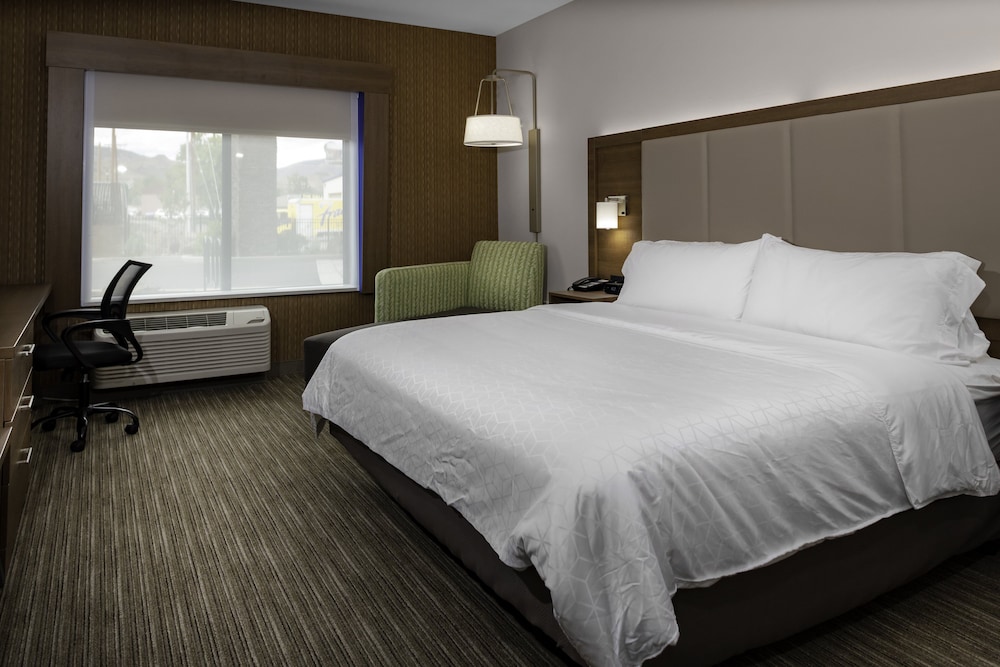 Suite, 1 King Bed (Additional Living Area) - Photo 4