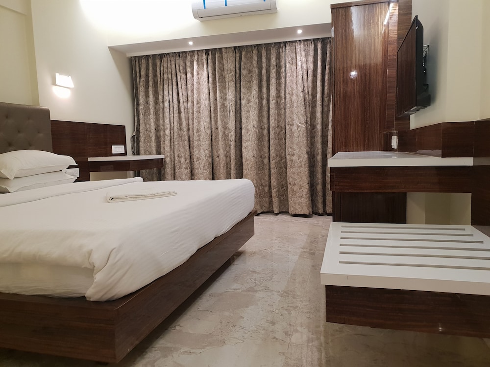 Premium Room - Photo 29