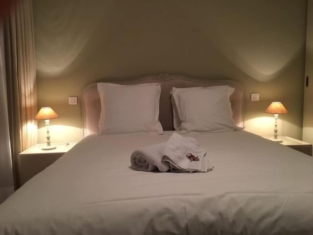 Standard Double Room, 1 Queen Bed, River View photo 3