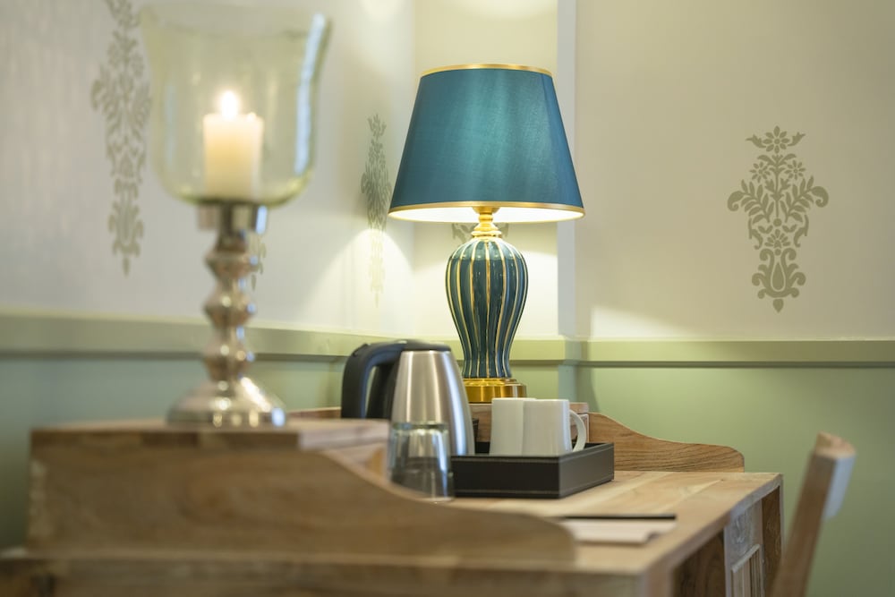 Upper Luxury - Photo 35