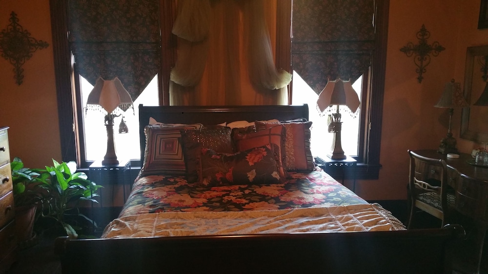 Room (Marigold Room)