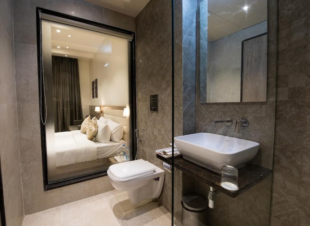 Deluxe Room - Photo 4
