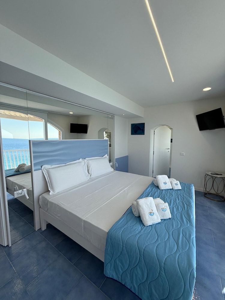 Luxury Suite