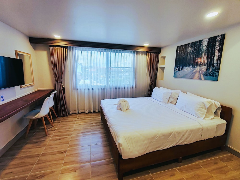 Family Suite, Balcony, City View