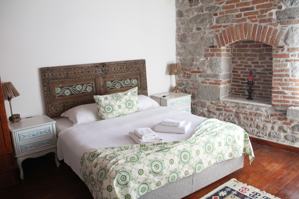 Suite 3 photo 1