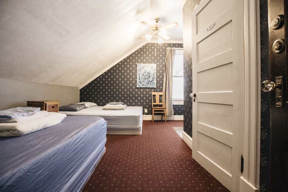 Room, 2 Queen Beds photo 1