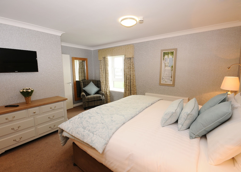 Executive Suite - Photo 9