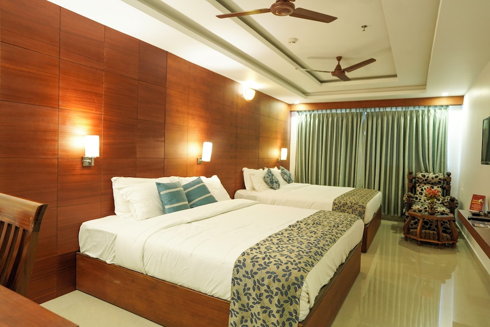 Comfort Quadruple Room, City View