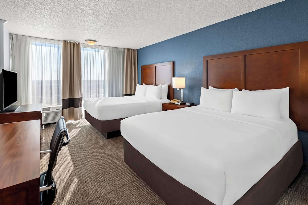 Room, 2 Queen Beds, Accessible, Non Smoking - Photo 1