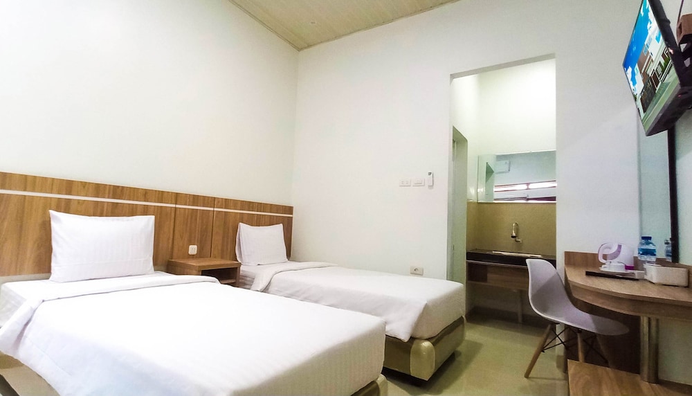 Deluxe Twin Room, 2 Bedrooms, Non Smoking, Garden View photo 1