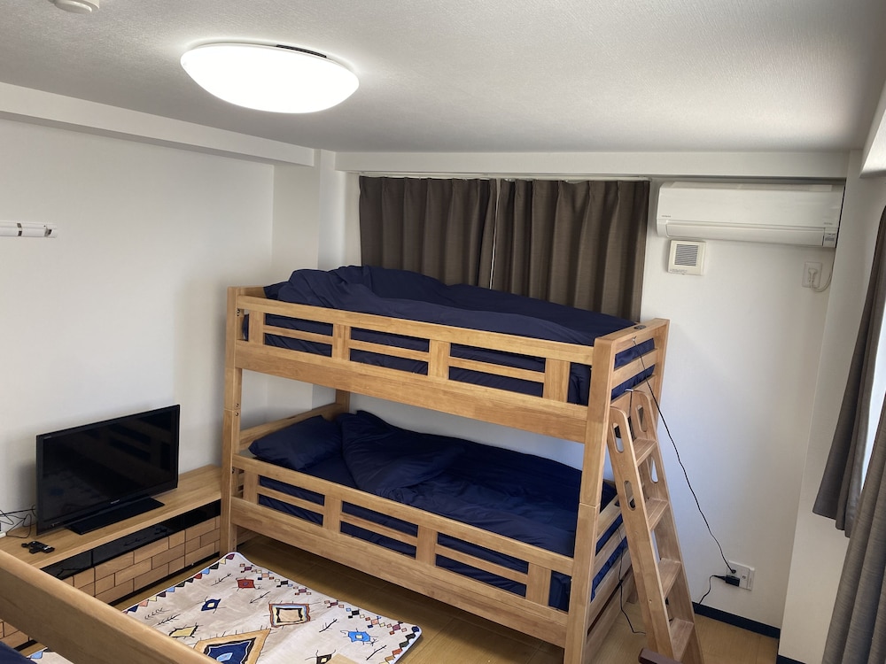 Basic Quadruple Room photo 2