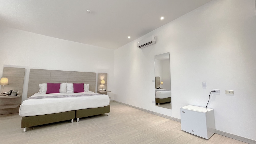 Junior Duplex, 1 King Bed photo 1