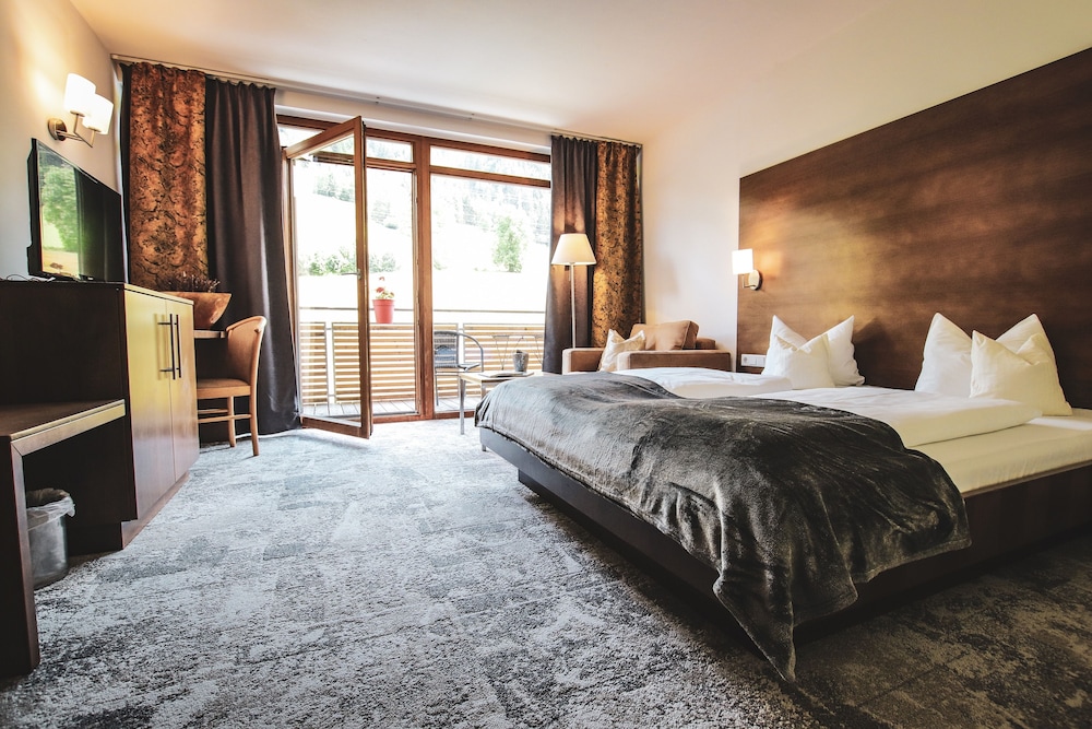 Double Room, Balcony, Mountain View (L) photo 1