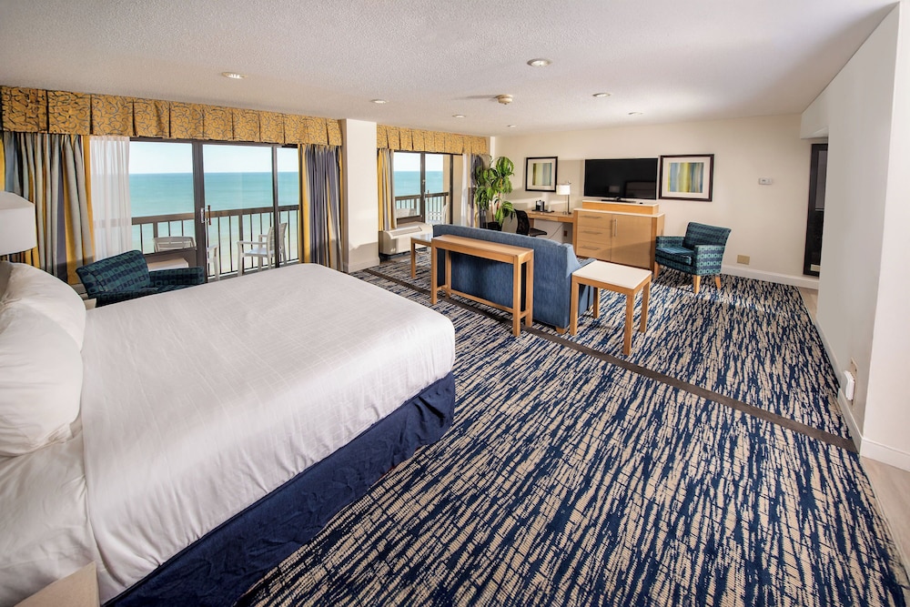 Executive Studio Suite, 1 King Bed with Sofa bed, Oceanfront (Large Deluxe Room)