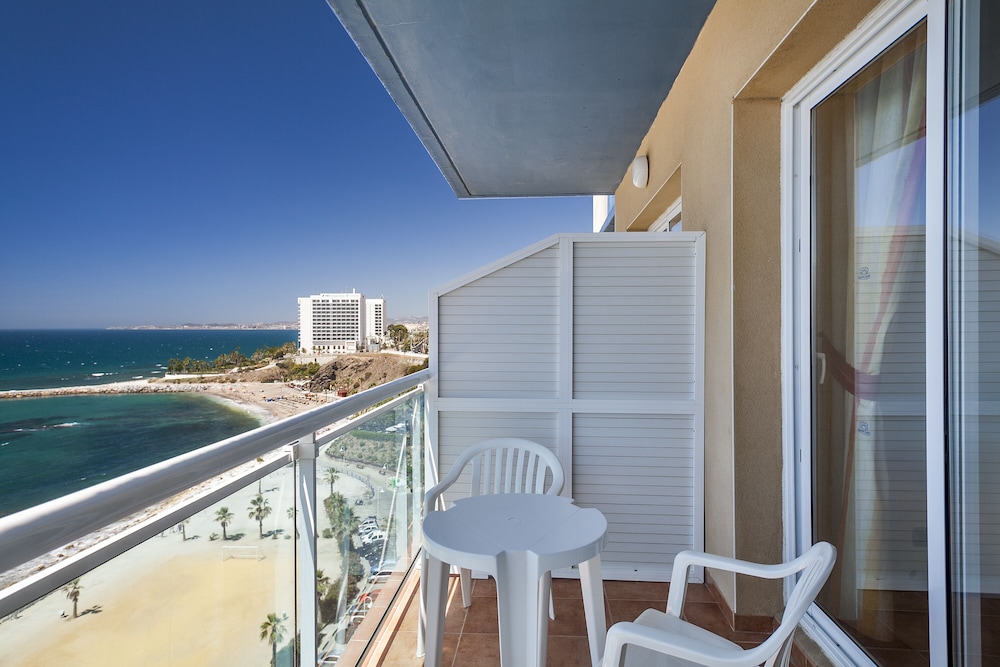 Standard Room, Partial Sea View (3 adults + 1 child) - Photo 6