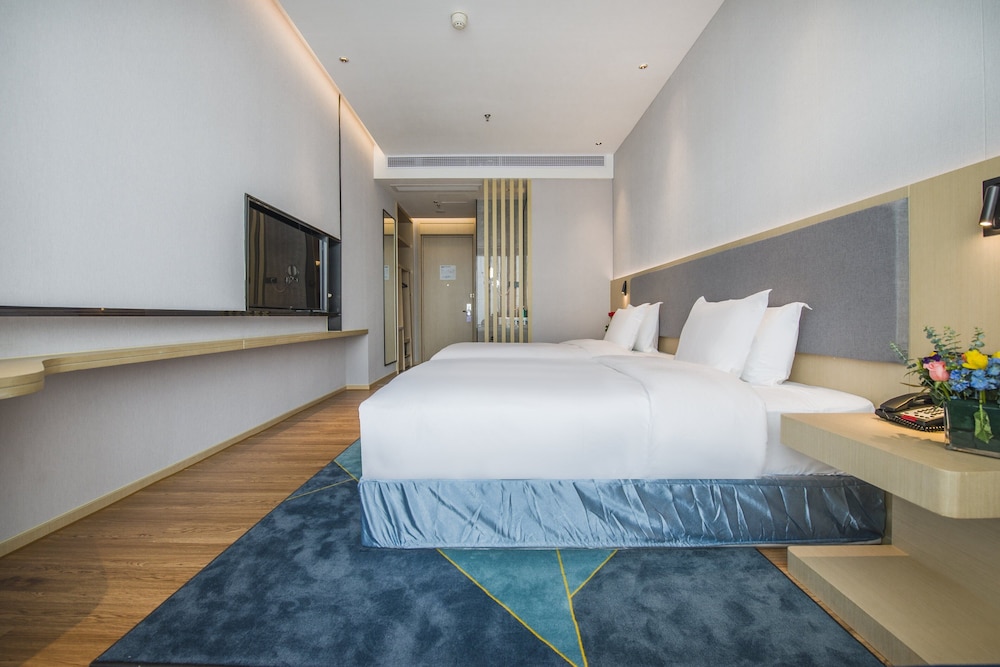 Standard Room, 2 Double Beds, City View - Photo 4