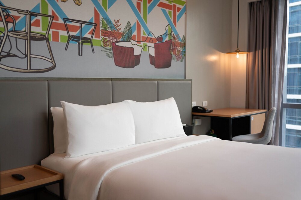 Corner Room Queen Bed Sea View Near Mactan Beach