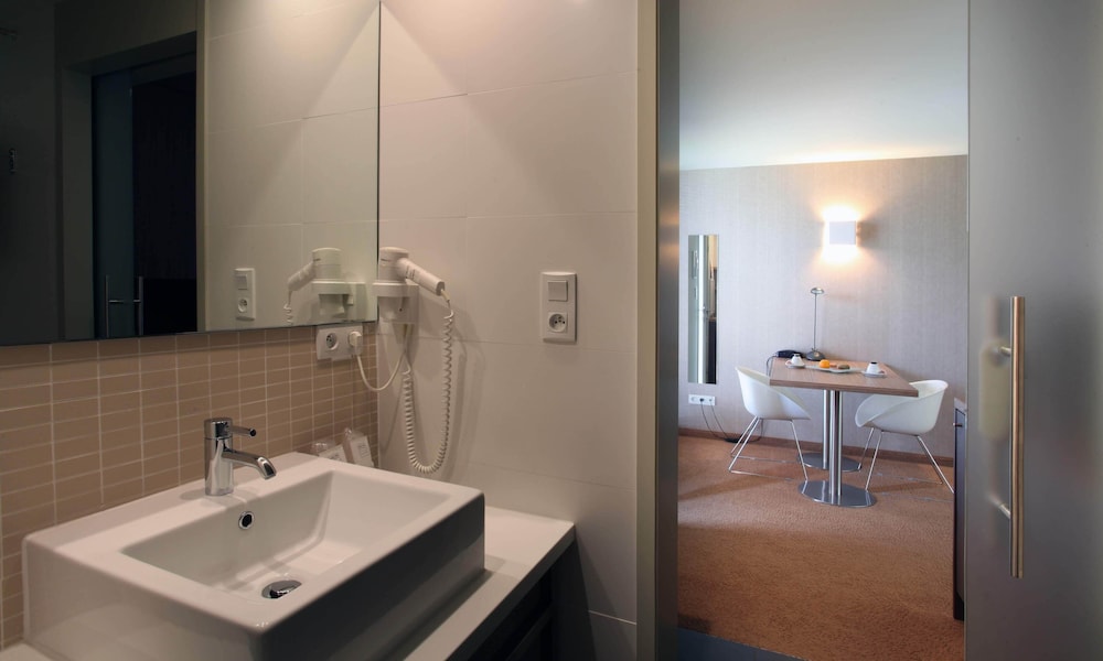 Deluxe Double Room Single Use photo 3