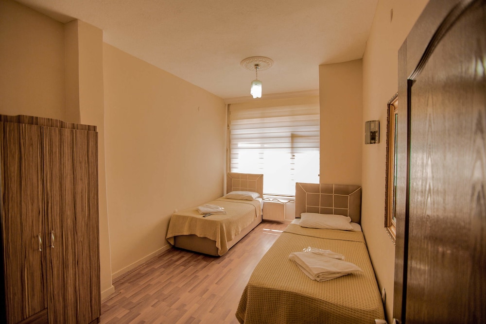Standard Double or Twin Room photo 3