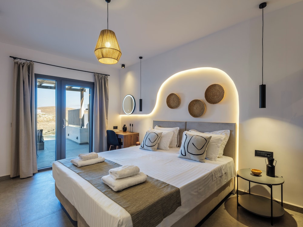 Honeymoon Suite, Hot Tub, Sea View