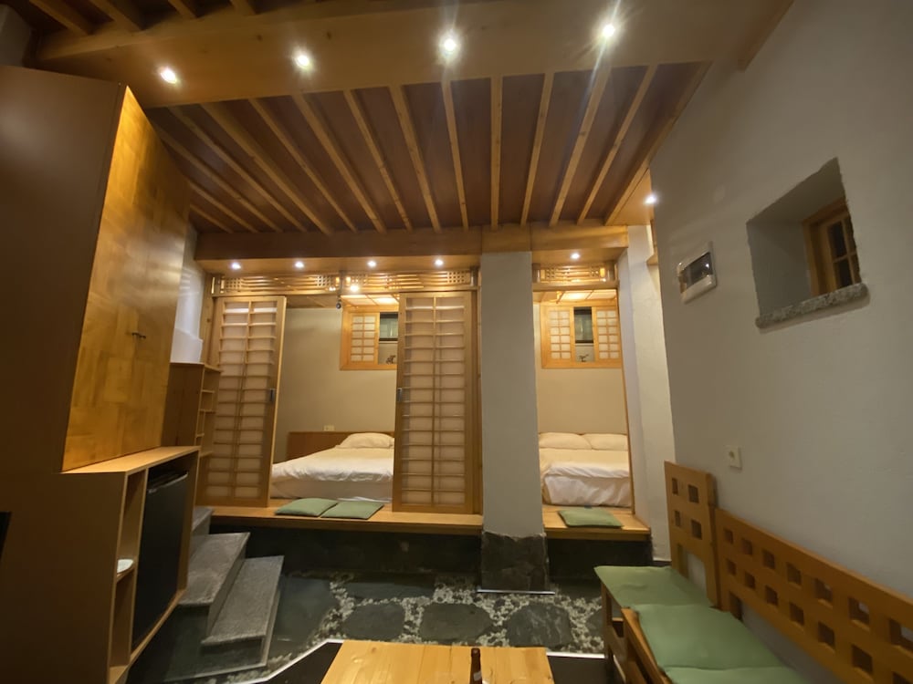 Traditional Studio Suite photo 1