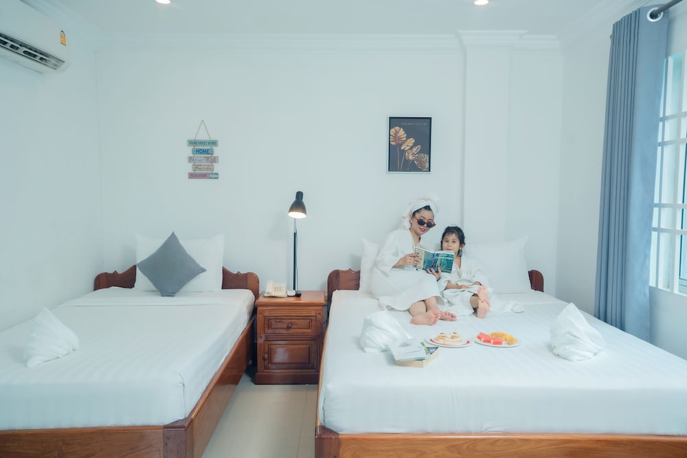 Superior Triple Room photo 3