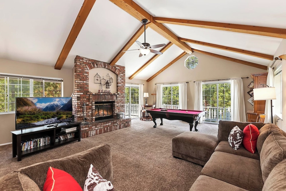 Comfort Cabin, 3 Bedrooms, Balcony, Mountain View