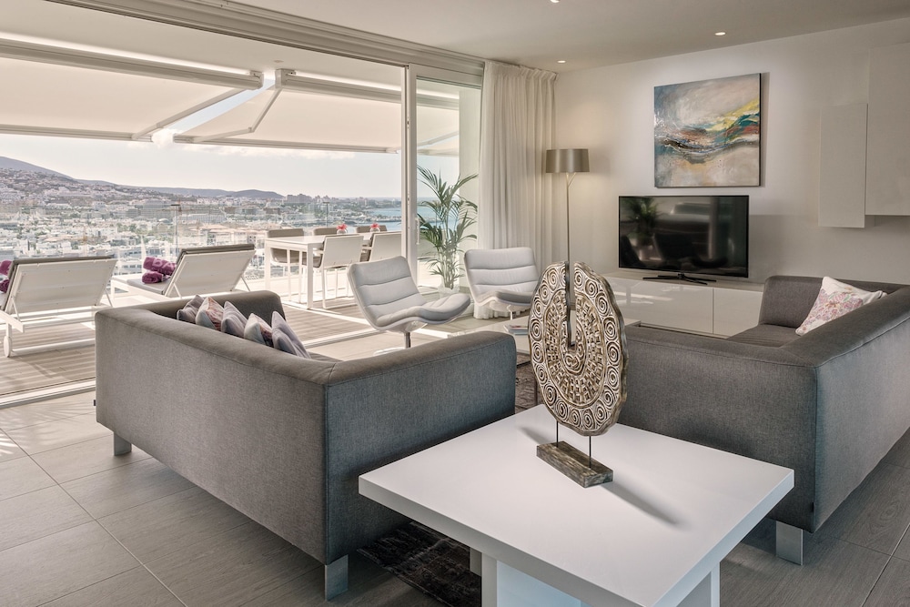 Suite, 2 Bedrooms, Hot Tub, Sea View (Serenity Allegra)