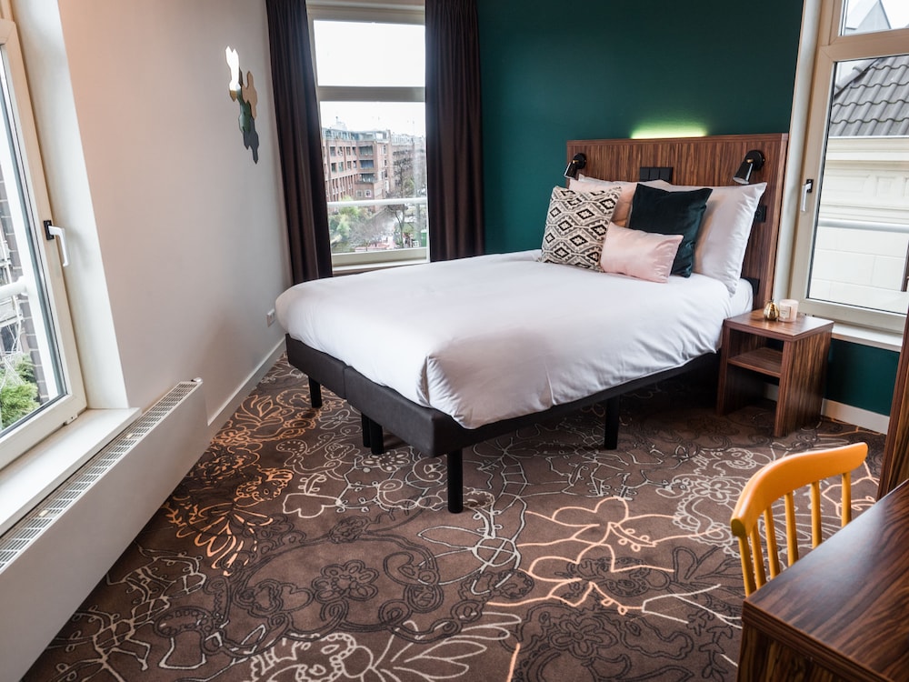 Superior Room, 1 Queen Bed