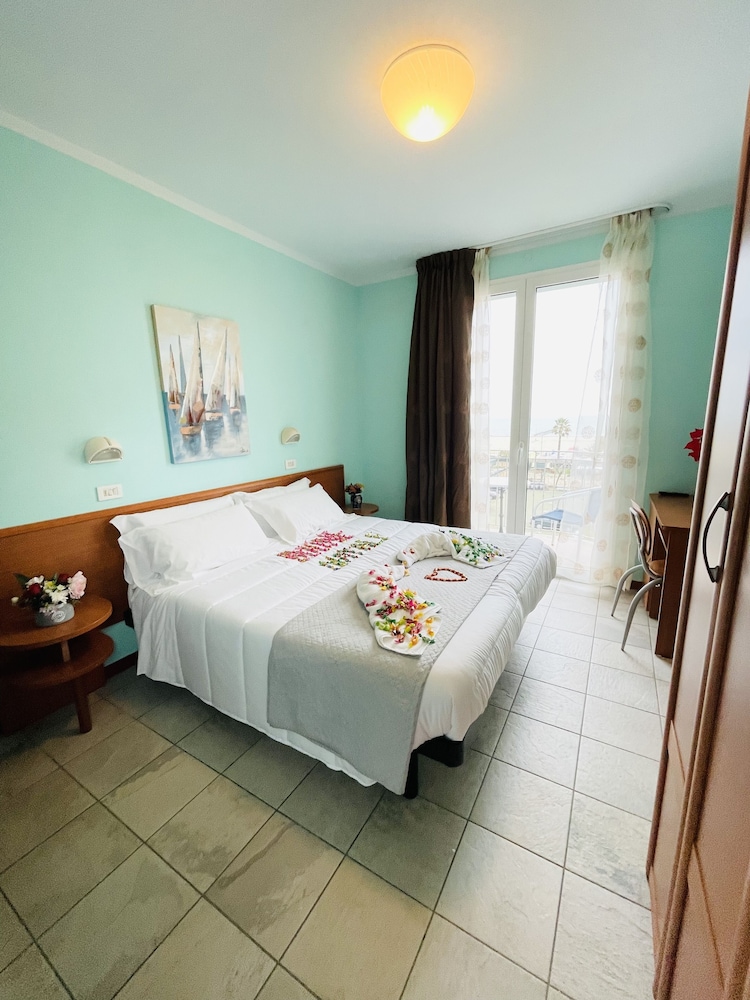 Double Or Twin Room, Sea View