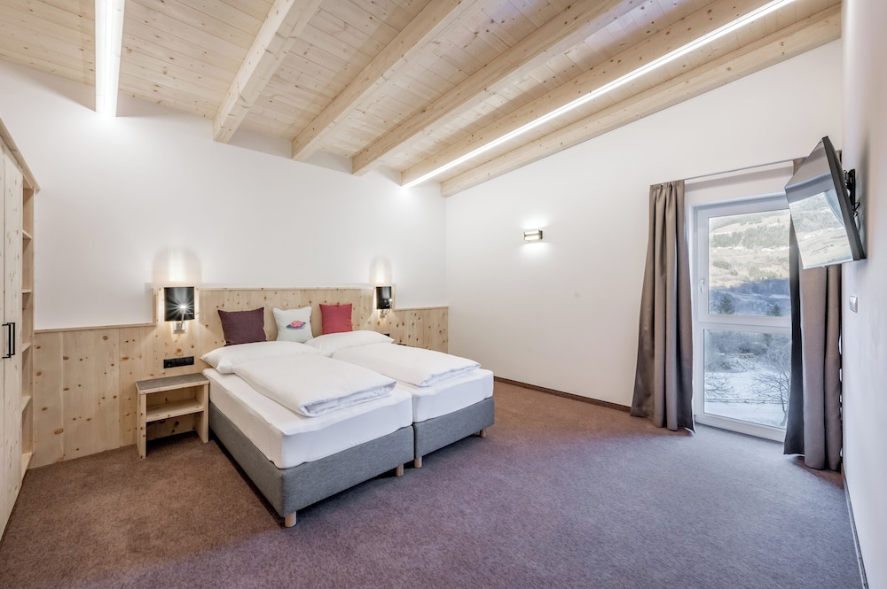 Suite, Mountain View