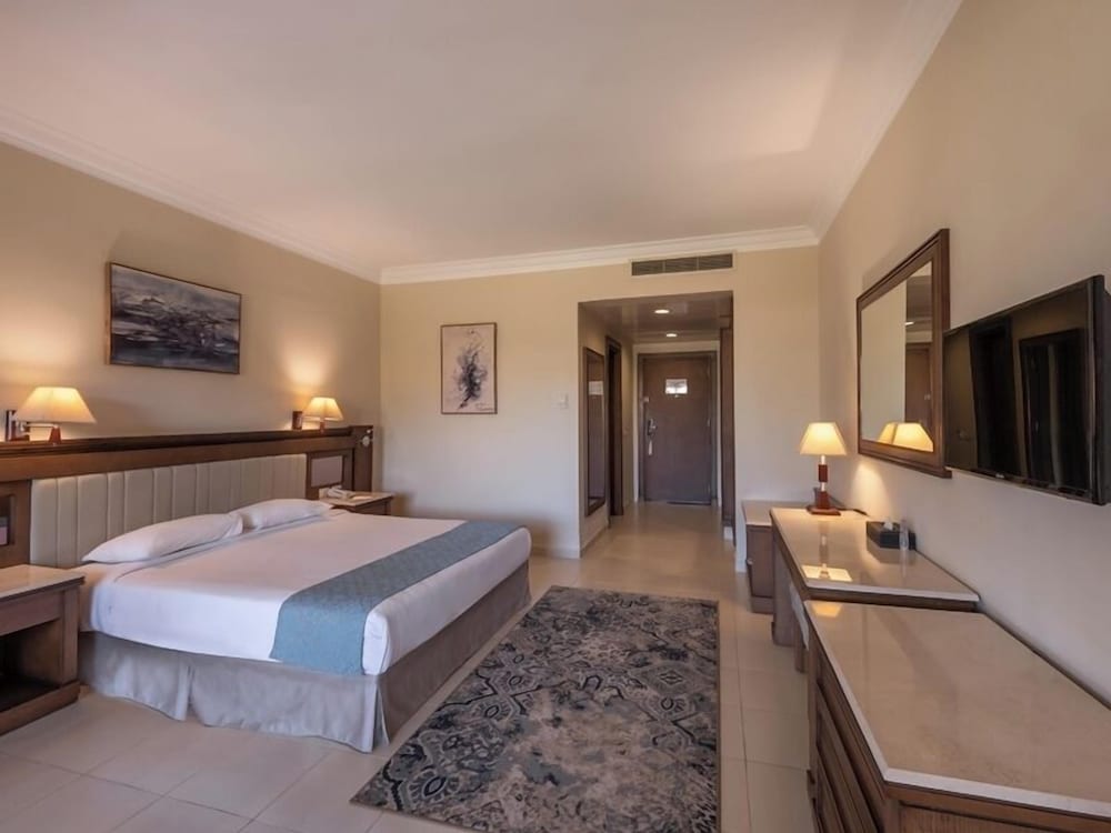 Grand Club Room Sea View - Photo 2