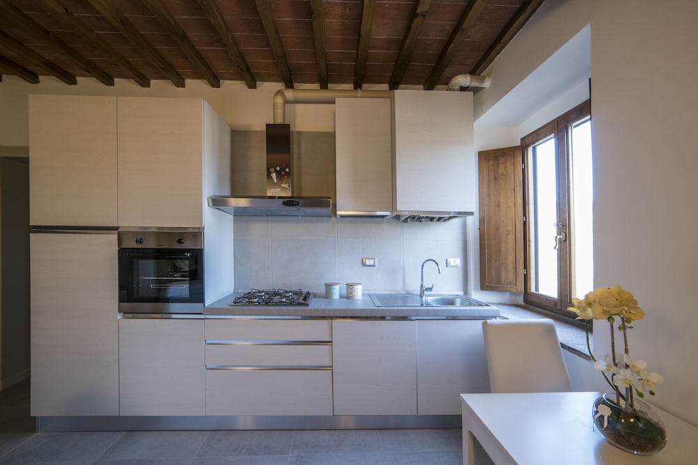 Superior Apartment, 1 Bedroom, Non Smoking, Kitchen - Photo 11
