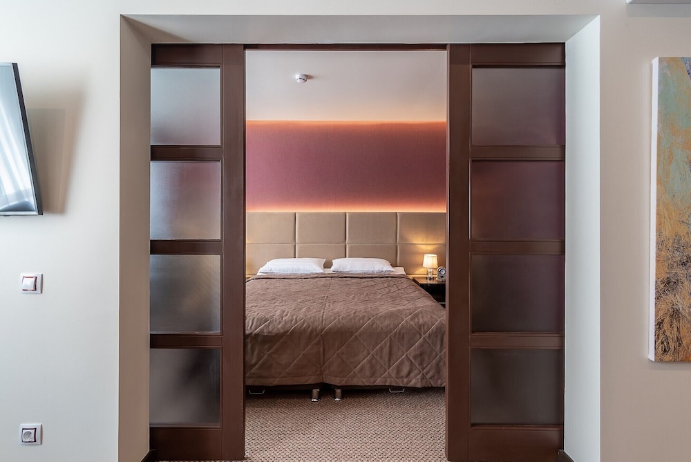 Suite, 1 Bedroom photo 2