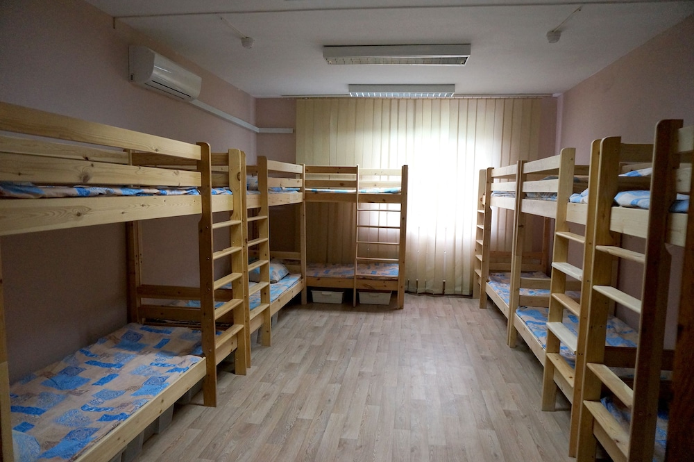 Shared Dormitory, Men only (12 beds)
