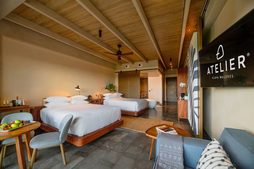 Wheelchair Accessible Junior Suite photo 3