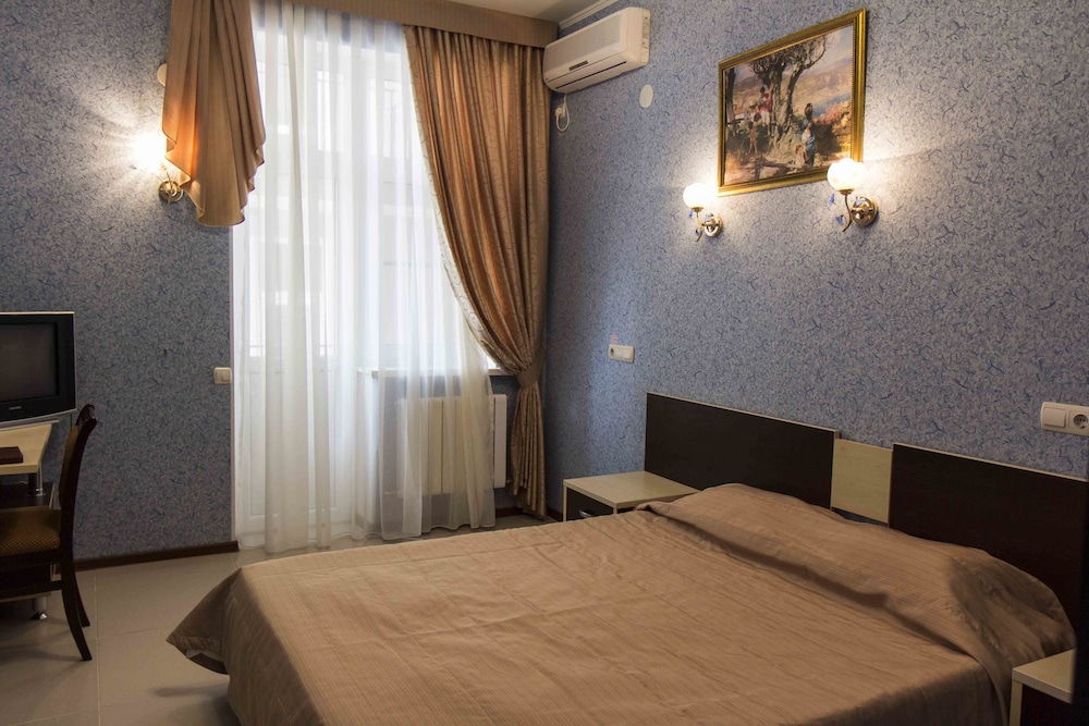 Standard Double or Twin Room photo 1
