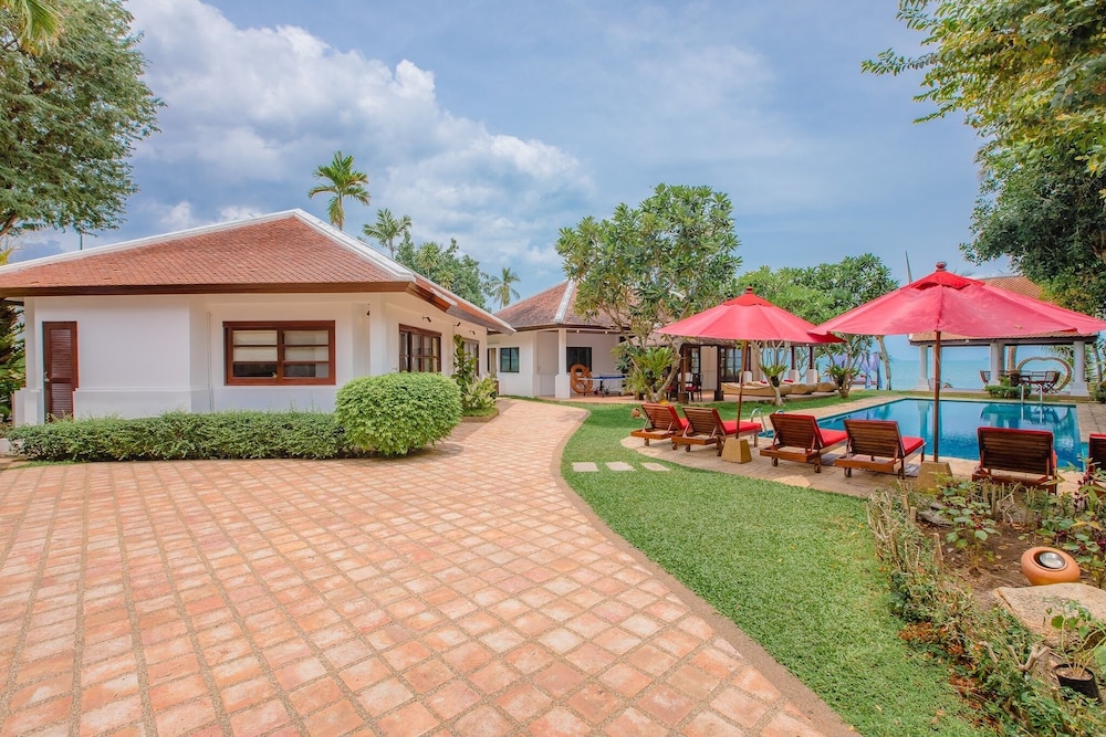 Family Grand Pool Villa (10pax) photo 1