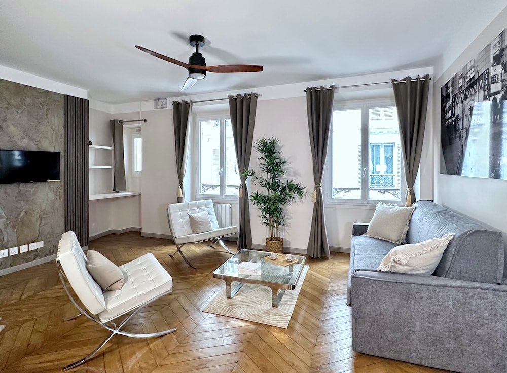 Deluxe Apartment, Courtyard View