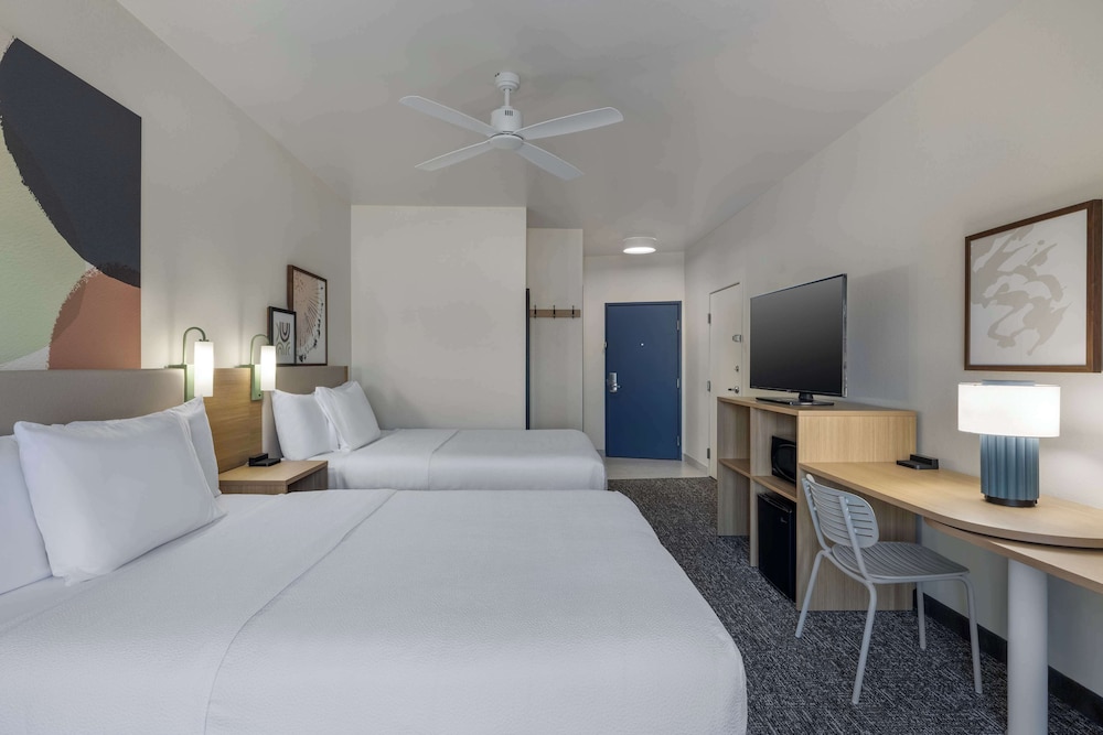 Room, 2 Queen Beds, Accessible - Photo 1