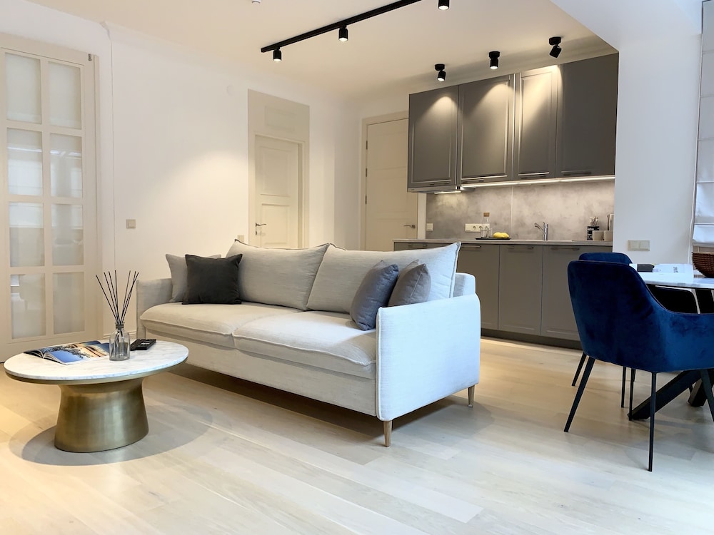 Luxury 2 Bedrooms Apartment Gaono St.8
