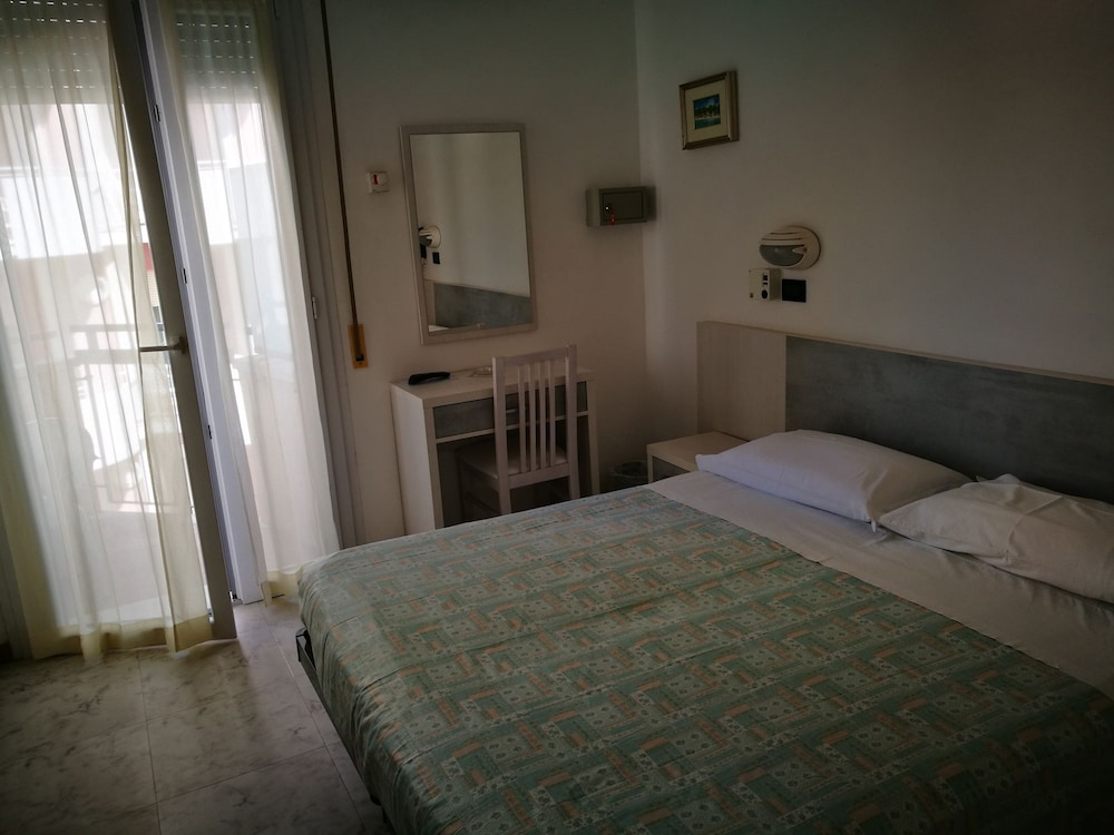 Double or Twin Room, Balcony, Partial Sea View