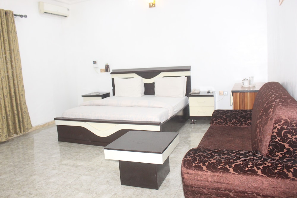 Deluxe Room - Photo 8