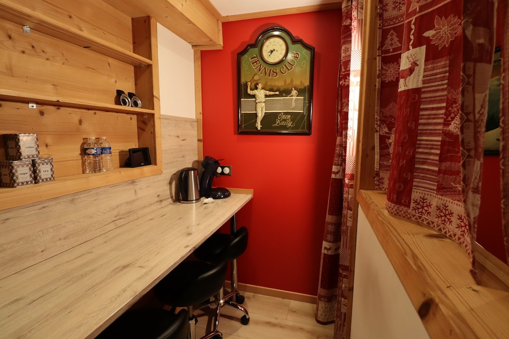 Comfort Studio, Private Bathroom - Photo 2