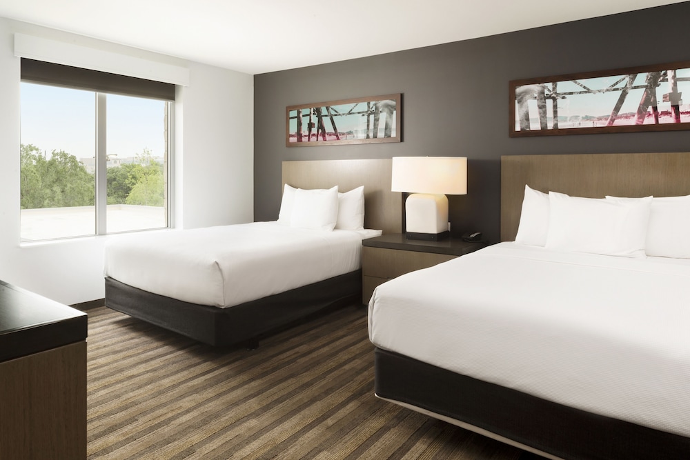 Suite, Multiple Beds, Corner photo 1