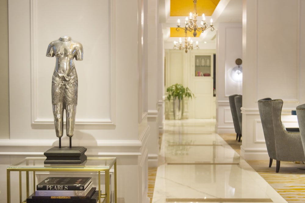 Club Room, 1 King Bed, Club Lounge Access - Photo 10